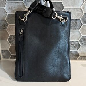 COACH Black Leather Crossbody Travel Purse Phone Holder Messenger Bag